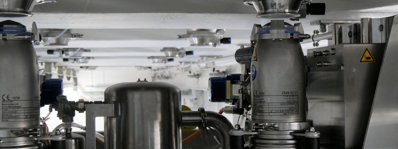 2 Solivalve®100 dosing unit mounted on an automatic cart.