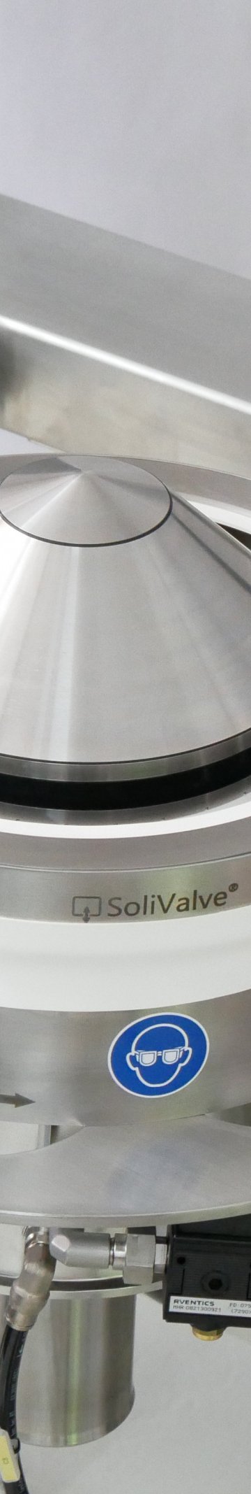 Cone Valve technology for contained powder transfer from IBC and FIBC